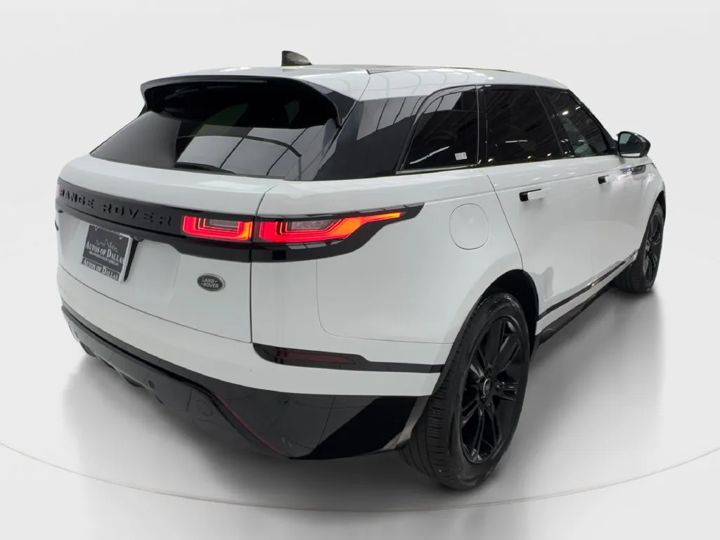 Land Rover Range Rover Velar photo 8