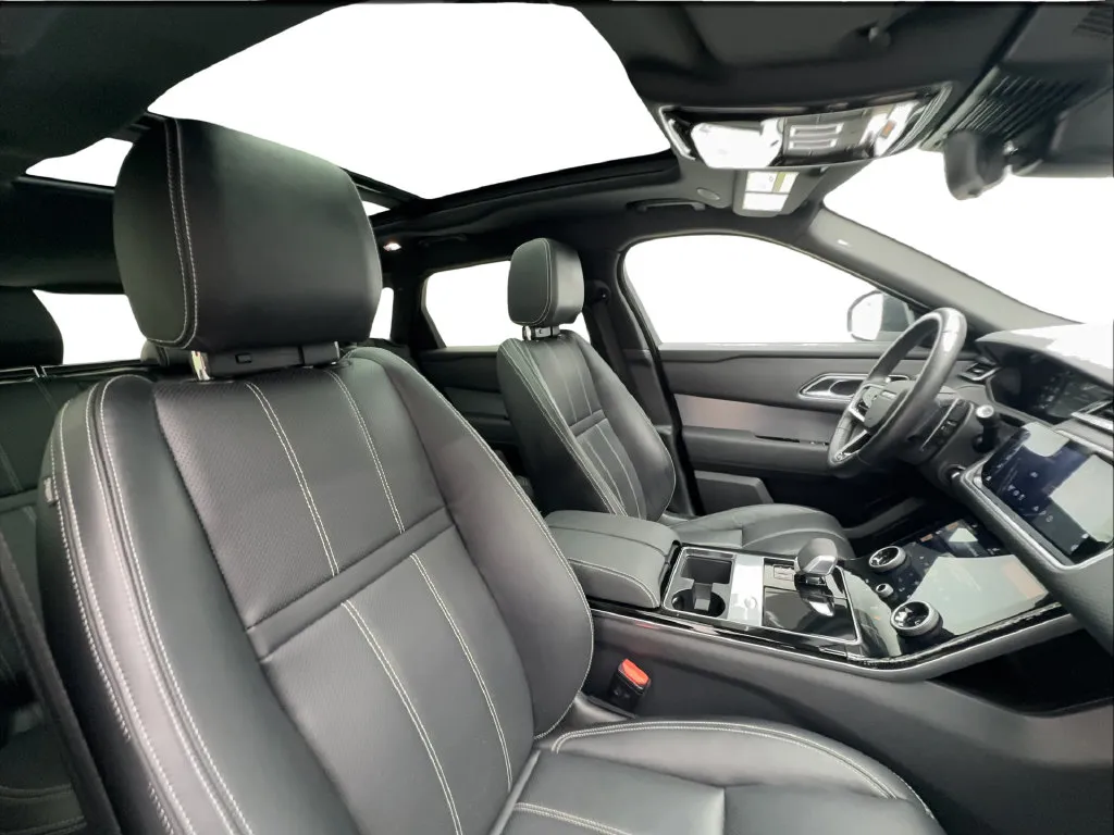 Land Rover Range Rover Velar photo 33