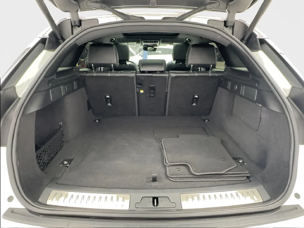Land Rover Range Rover Velar photo 19