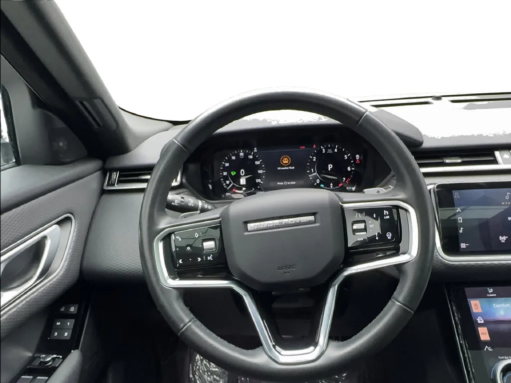 Land Rover Range Rover Velar photo 40