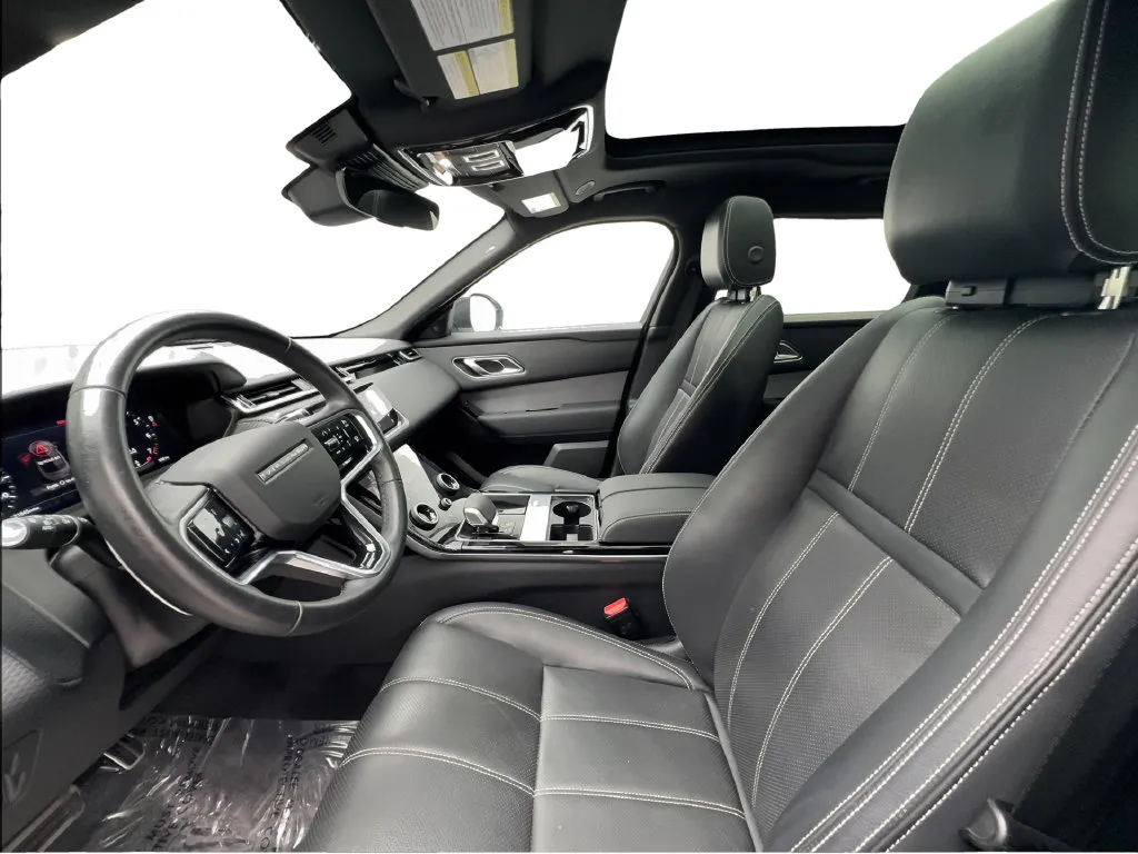 Land Rover Range Rover Velar photo 22
