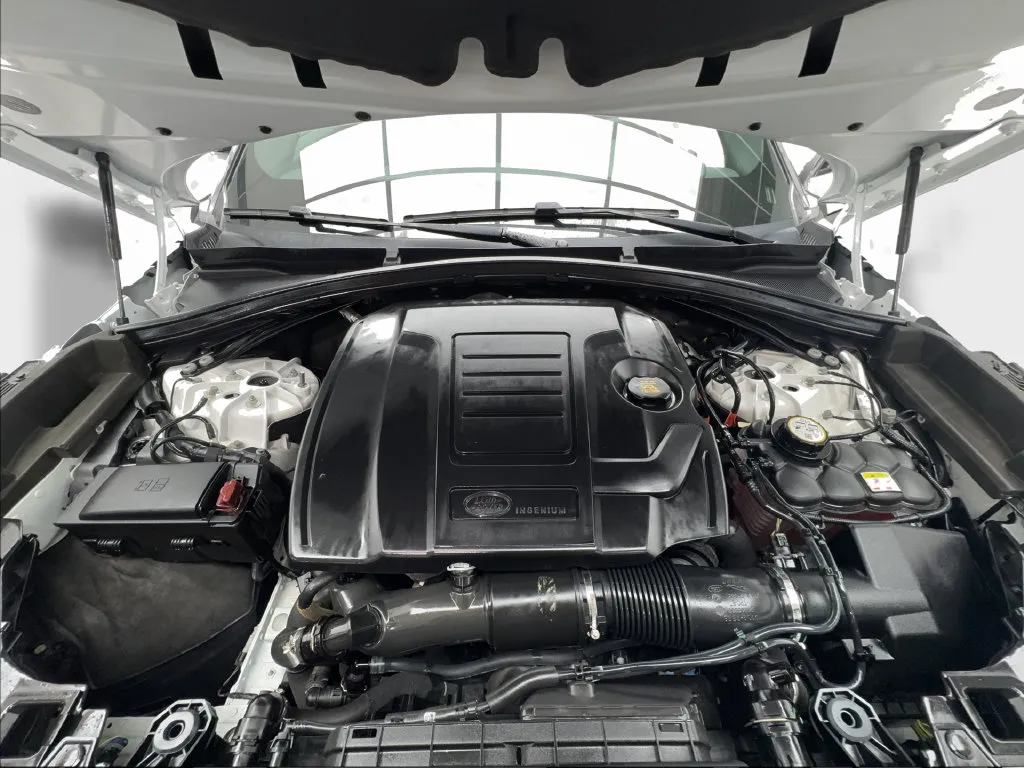 Land Rover Range Rover Velar photo 20