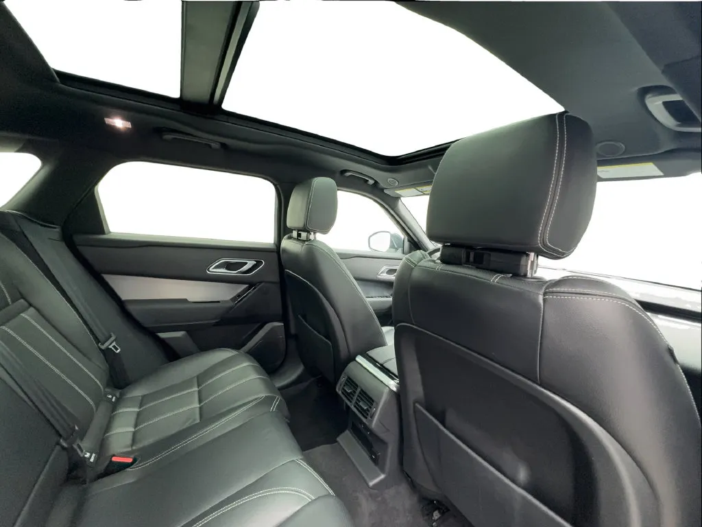 Land Rover Range Rover Velar photo 29