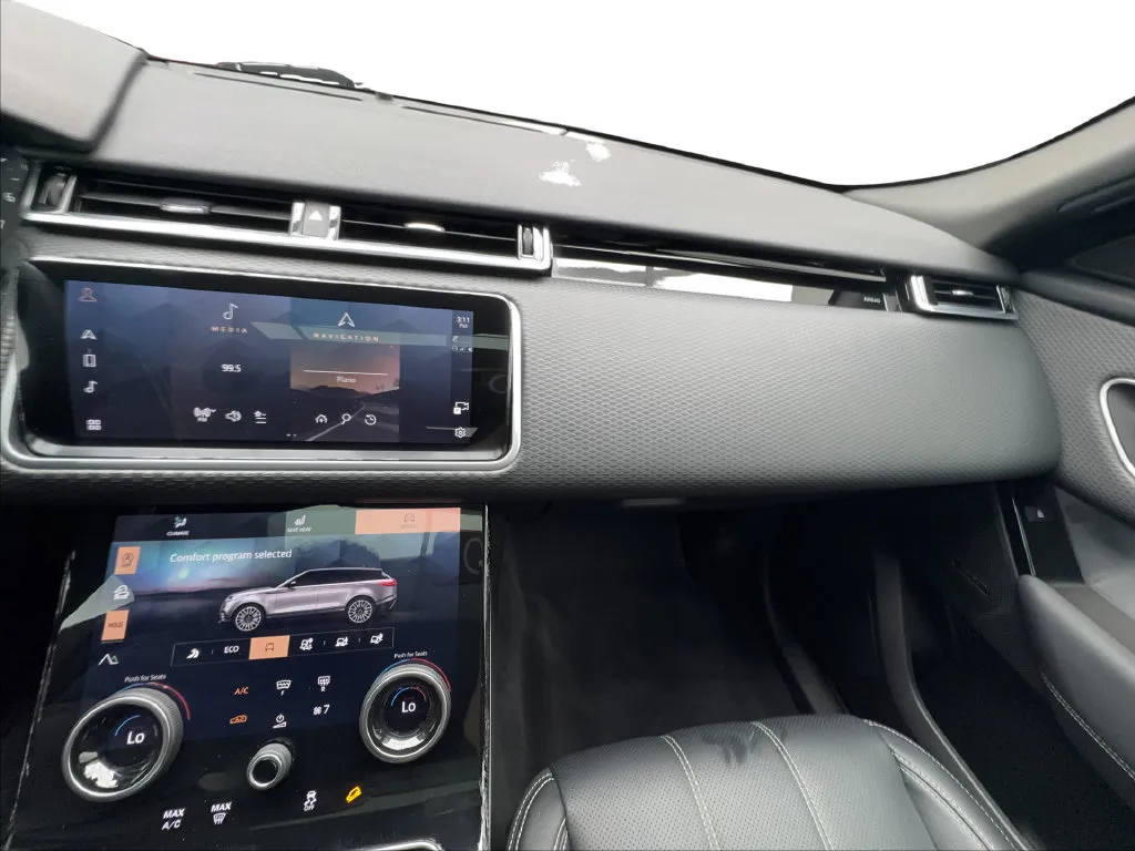 Land Rover Range Rover Velar photo 47