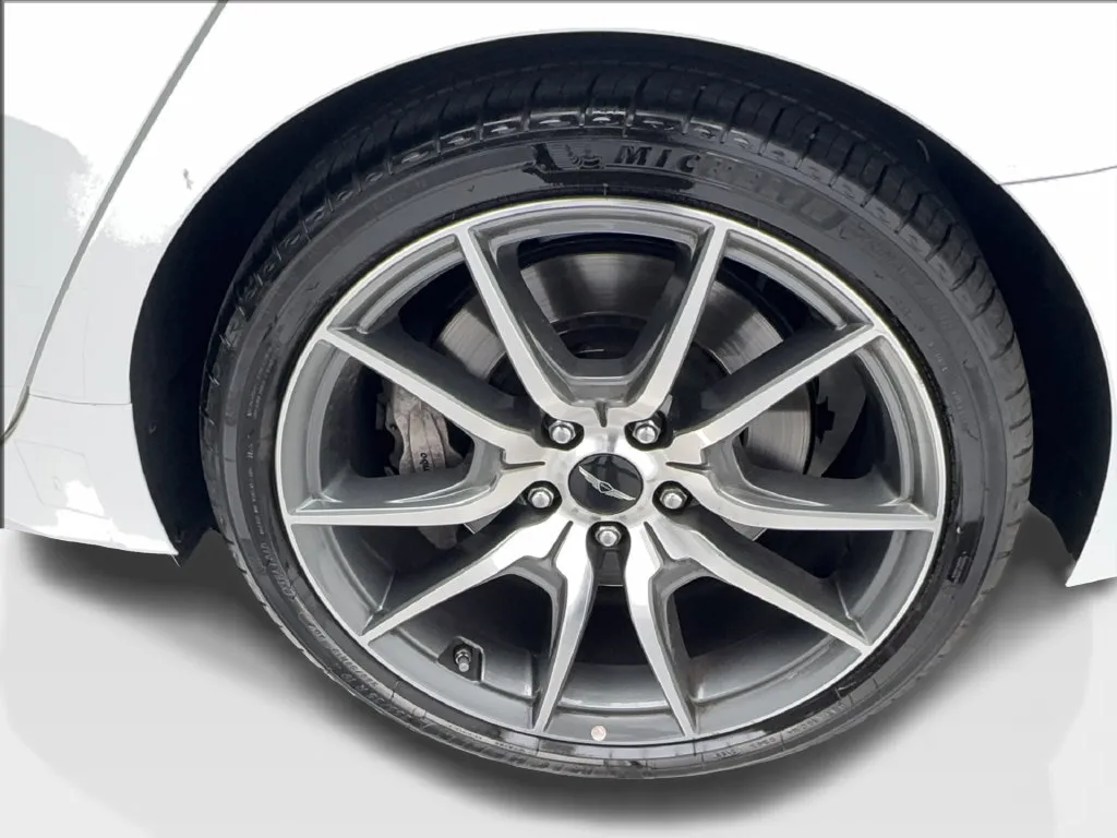 Genesis G70 photo 12