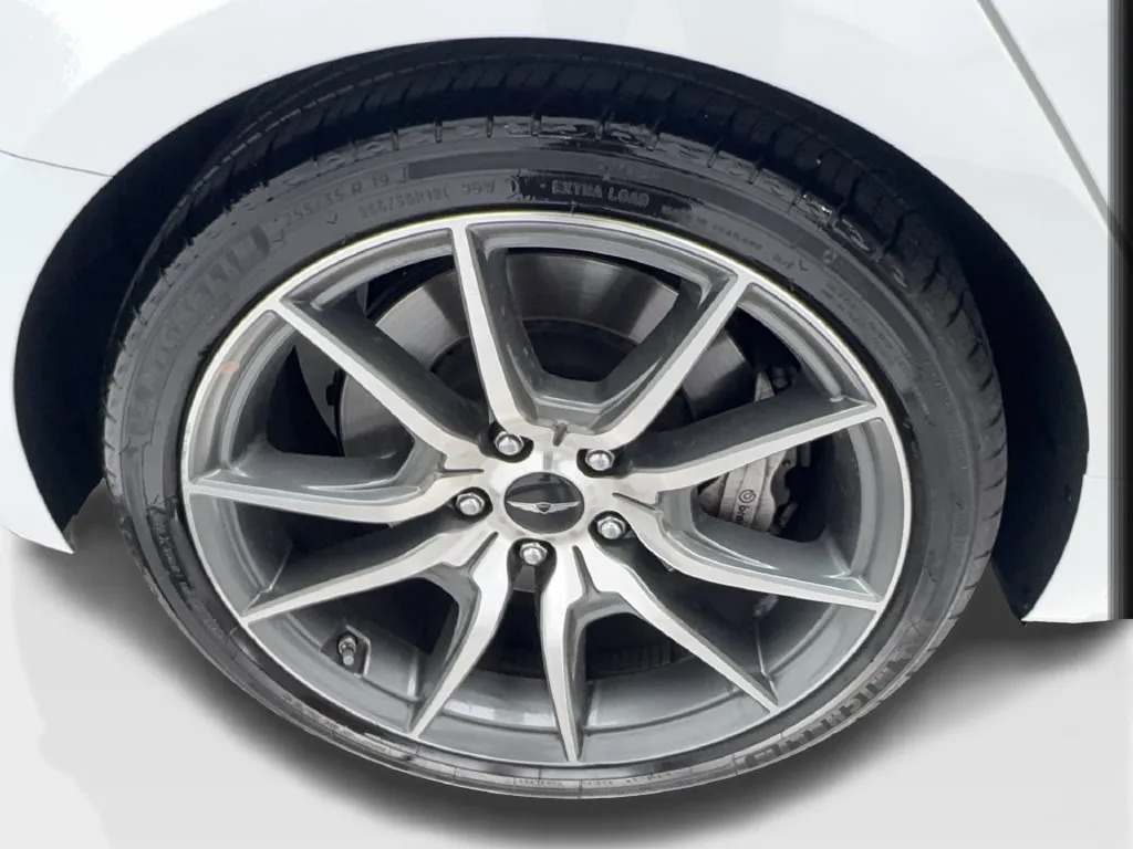 Genesis G70 photo 16