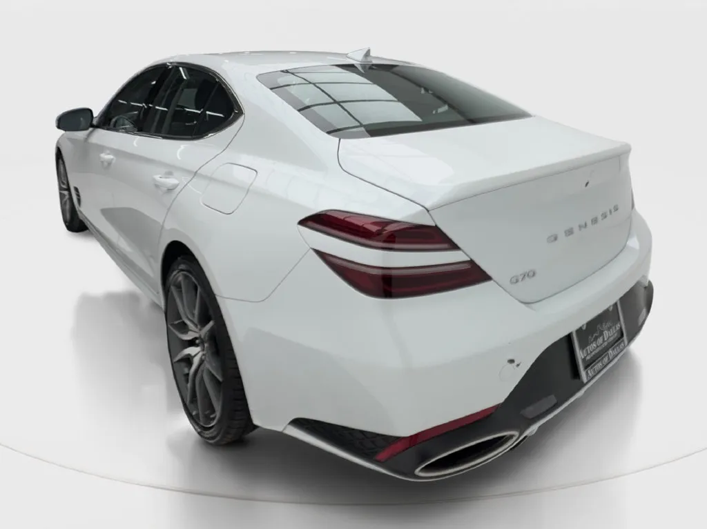 Genesis G70 photo 11