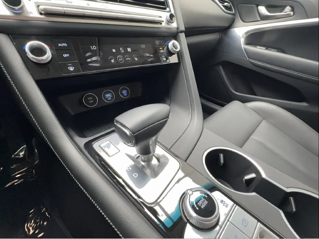 Genesis G70 photo 50