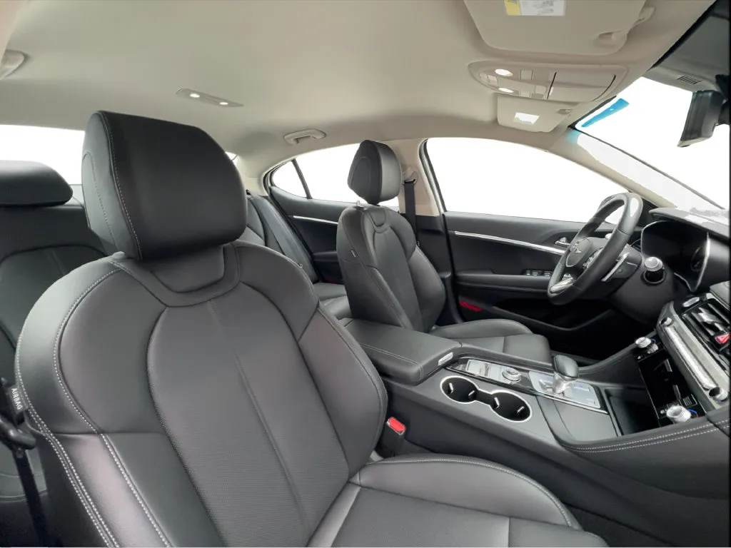 Genesis G70 photo 32