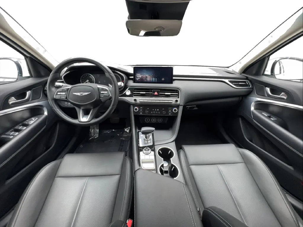 Genesis G70 photo 40
