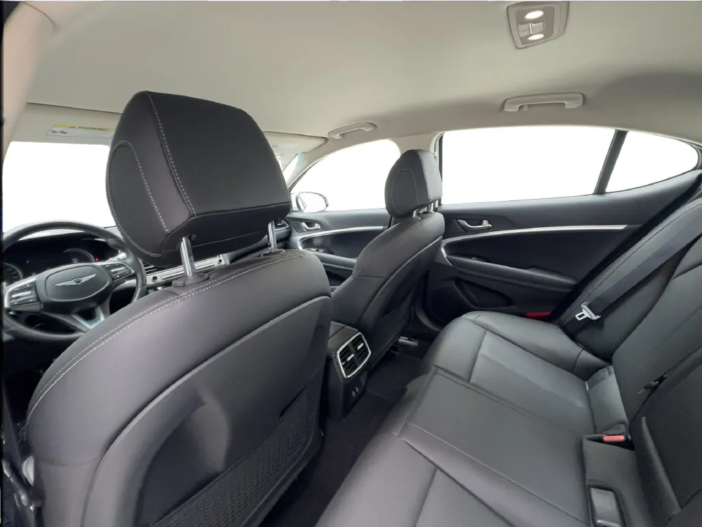 Genesis G70 photo 25