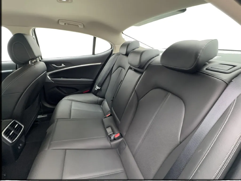 Genesis G70 photo 26