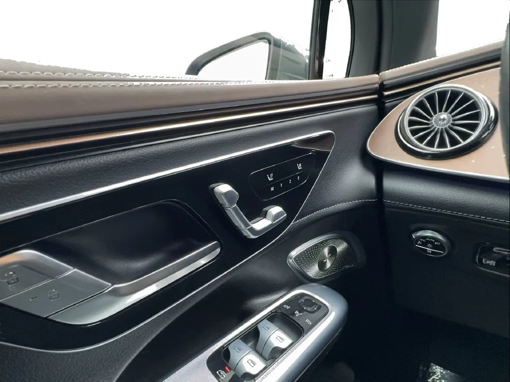Mercedes-Benz EQE photo 48