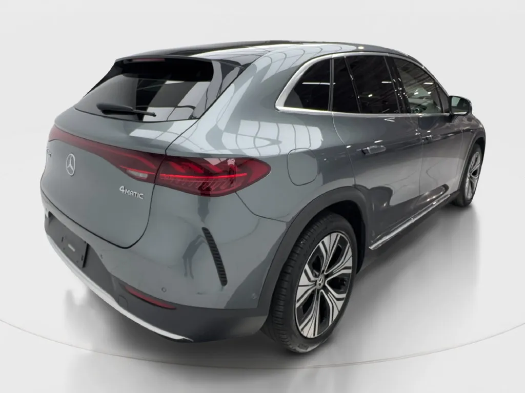 Mercedes-Benz EQE photo 8