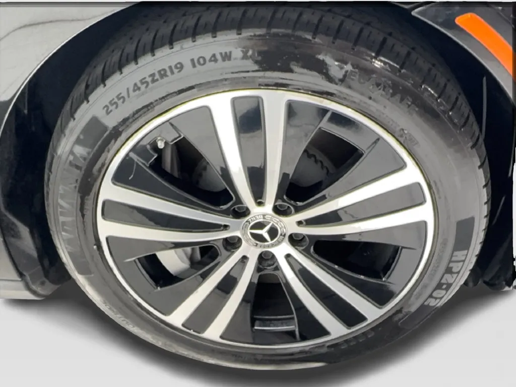 Mercedes-Benz EQE photo 16
