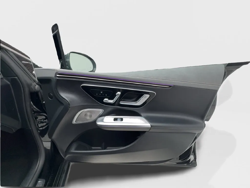 Mercedes-Benz EQE photo 35