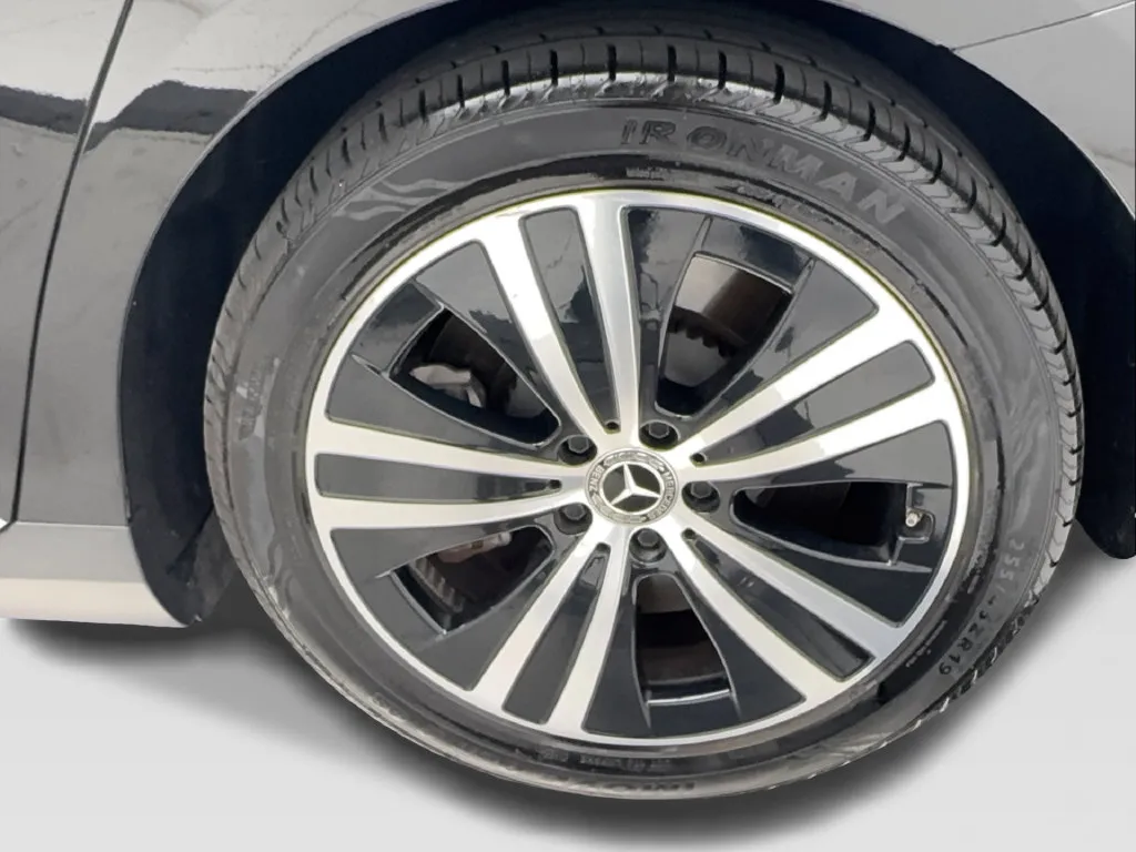 Mercedes-Benz EQE photo 14
