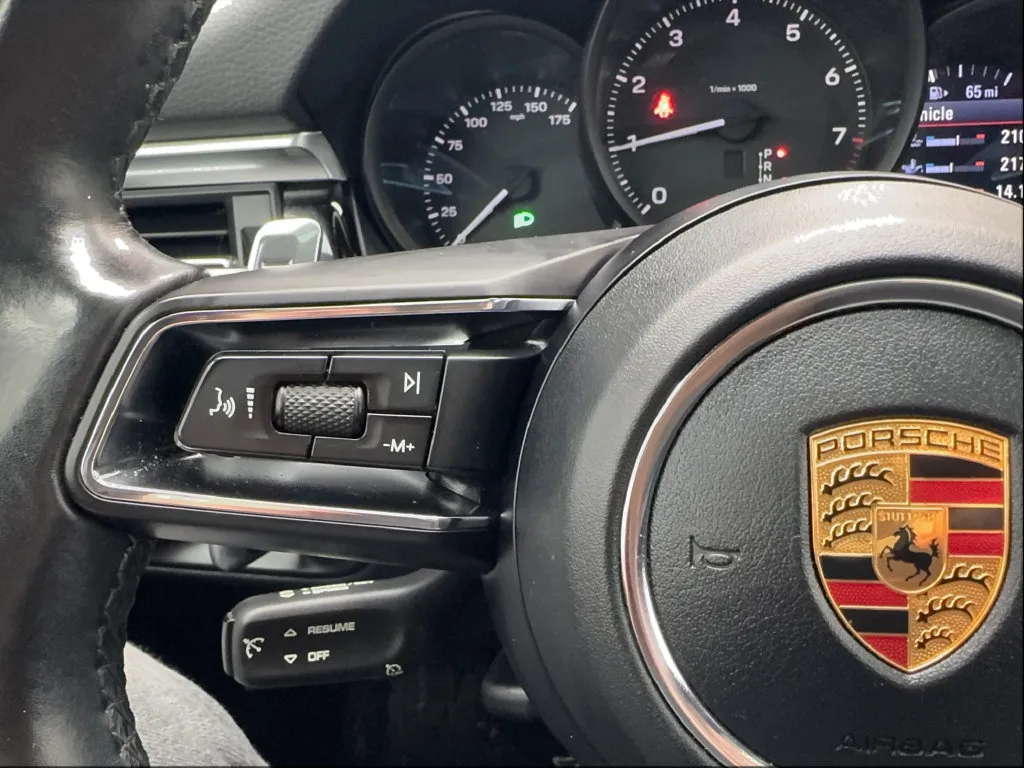 Porsche Macan photo 50