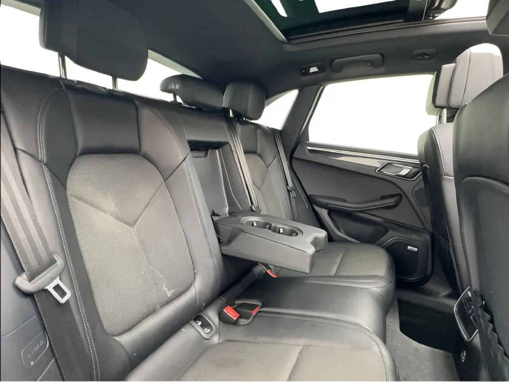 Porsche Macan photo 23