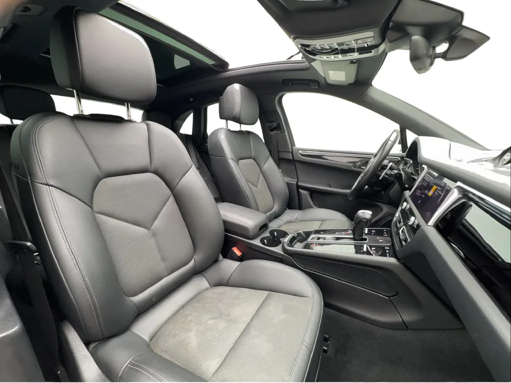 Porsche Macan photo 25