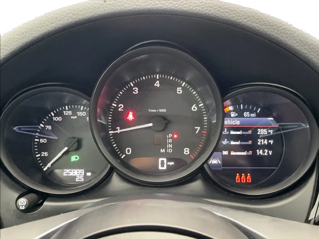 Porsche Macan photo 46