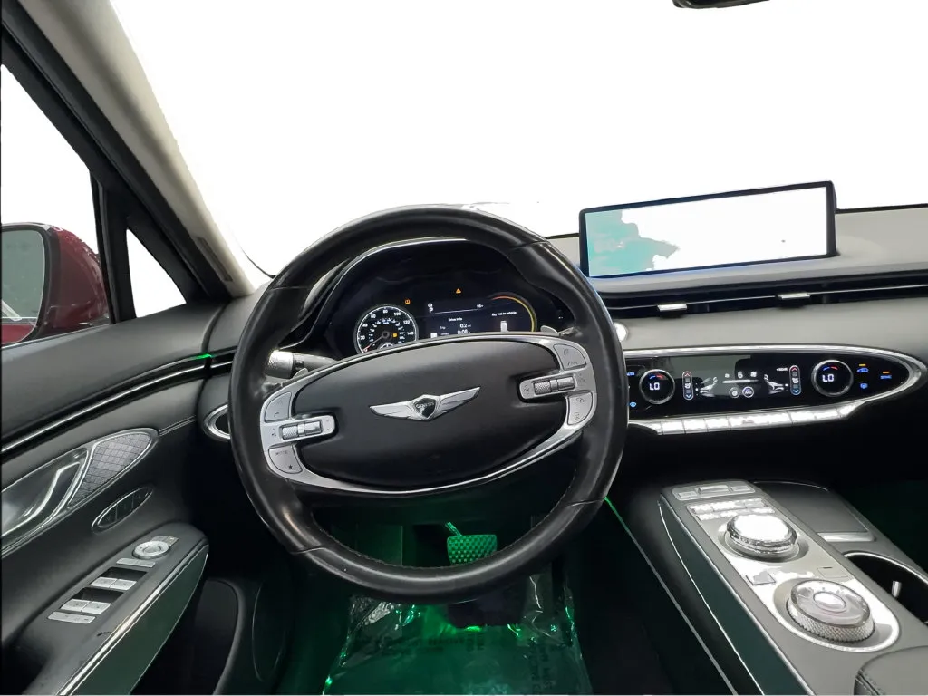 Genesis GV70 photo 40