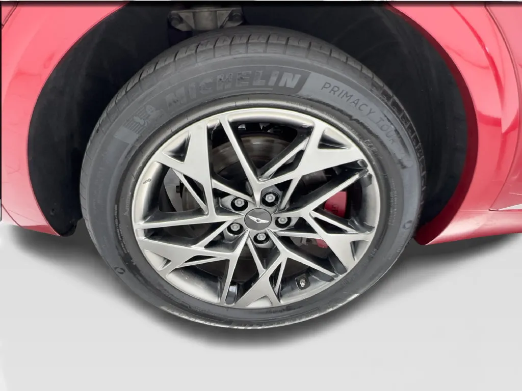 Genesis GV70 photo 16