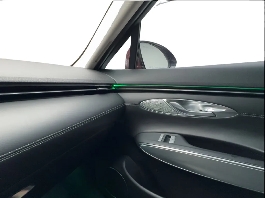 Genesis GV70 photo 50