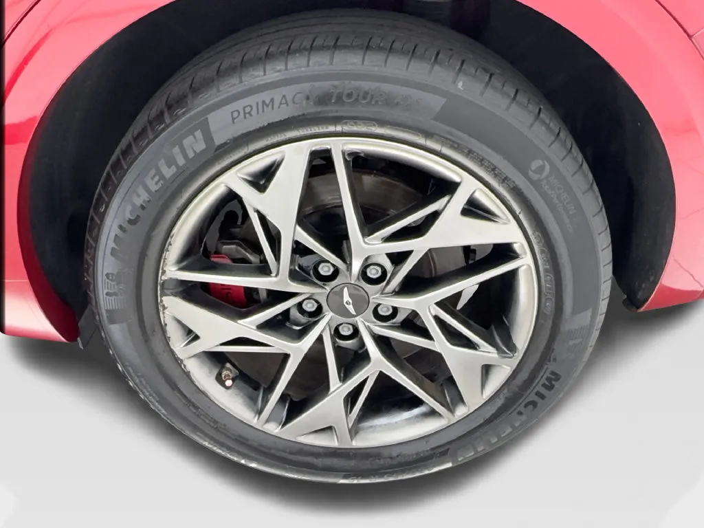 Genesis GV70 photo 15