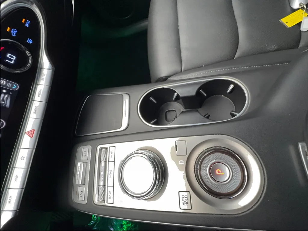 Genesis GV70 photo 53