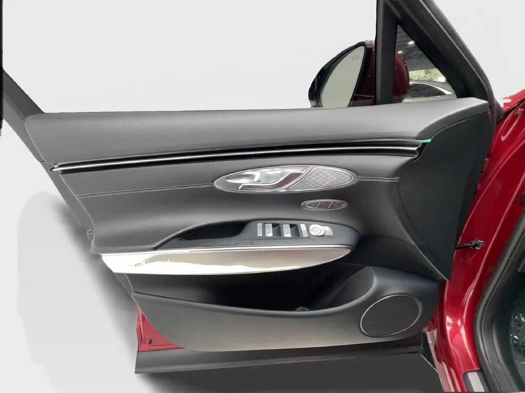 Genesis GV70 photo 26
