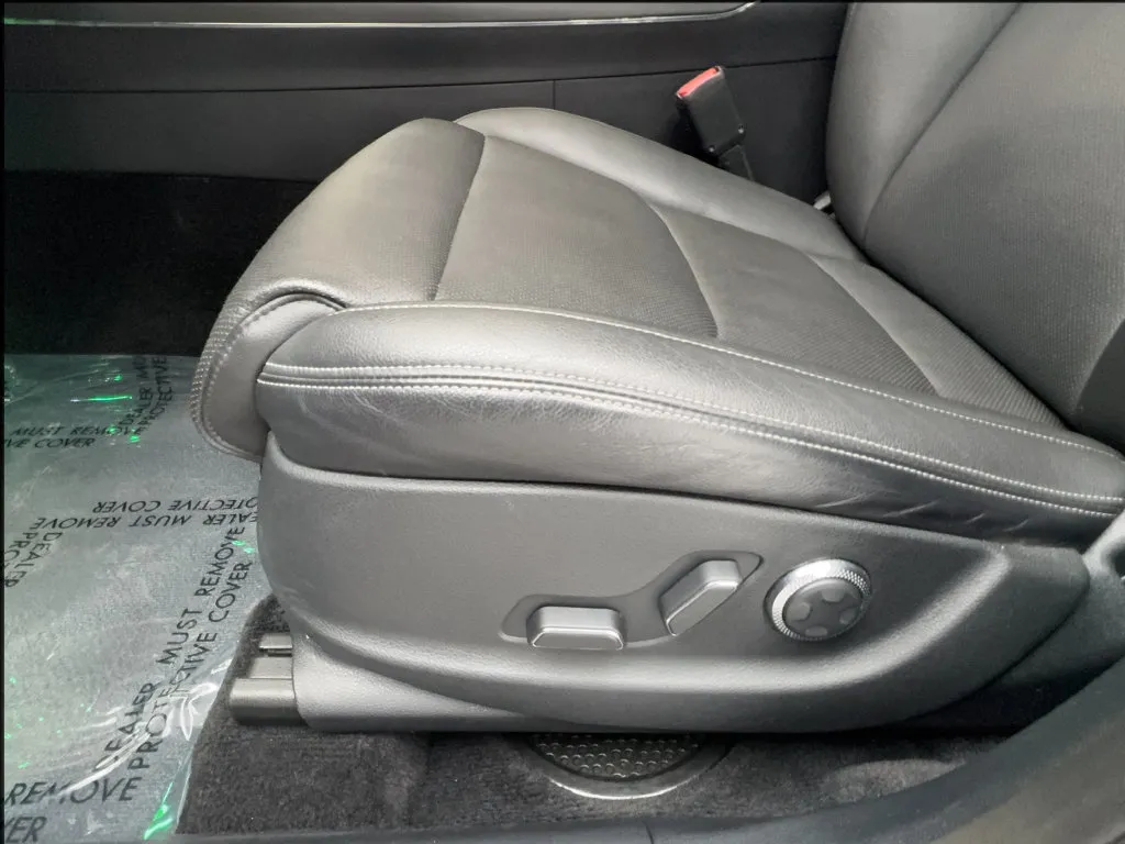 Genesis GV70 photo 25