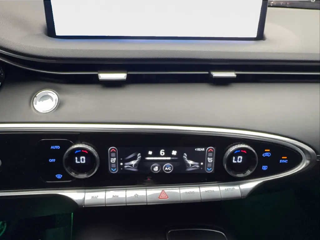 Genesis GV70 photo 54