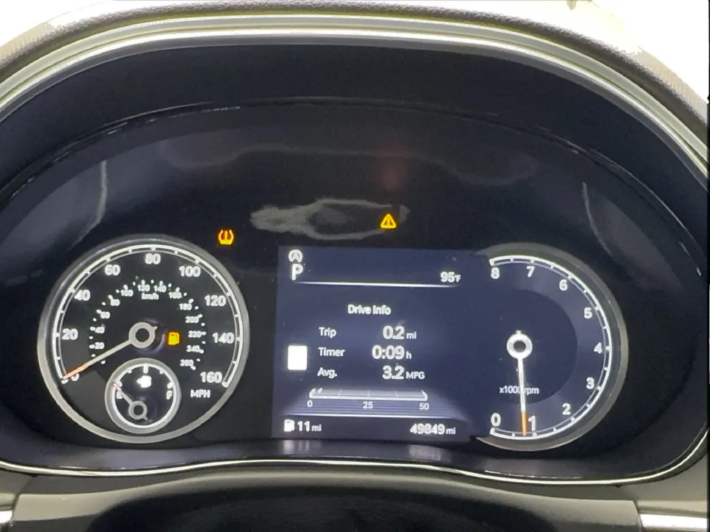 Genesis GV70 photo 45