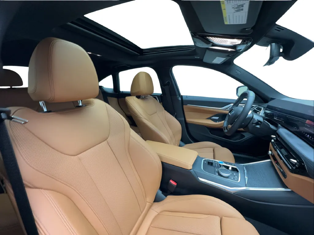 BMW i4 photo 34