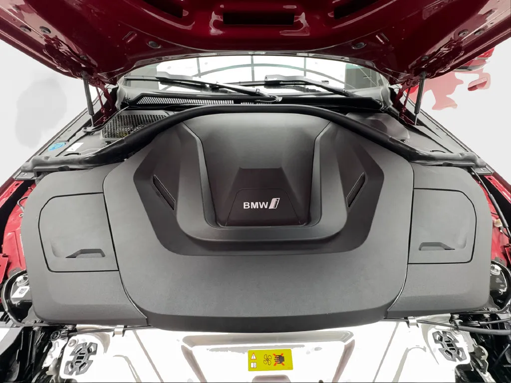 BMW i4 photo 20
