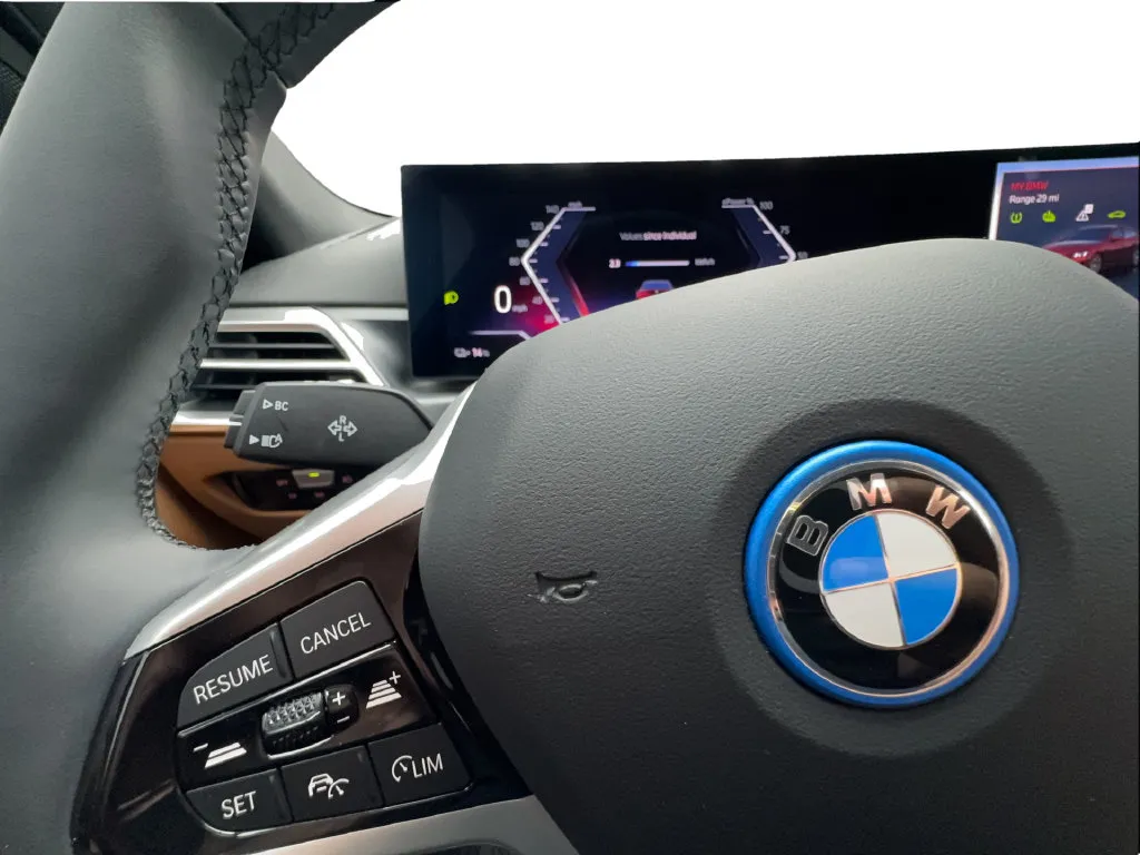 BMW i4 photo 47