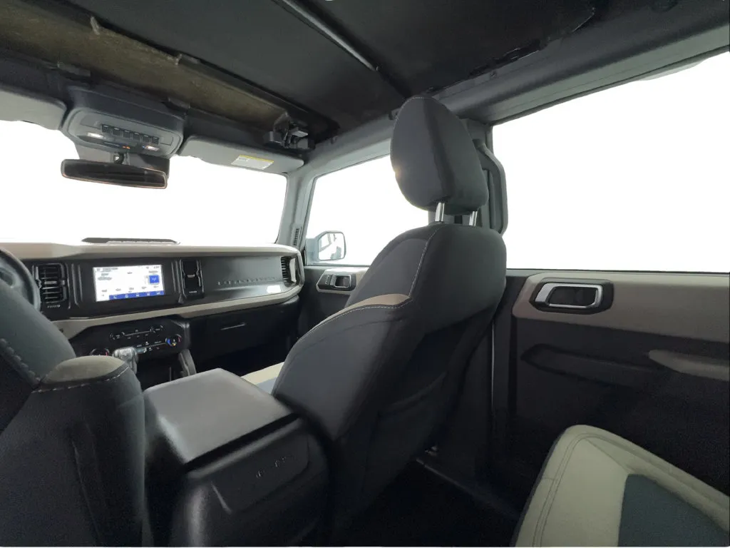 Ford Bronco photo 40