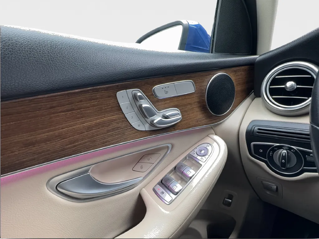 Mercedes-Benz GLC photo 47
