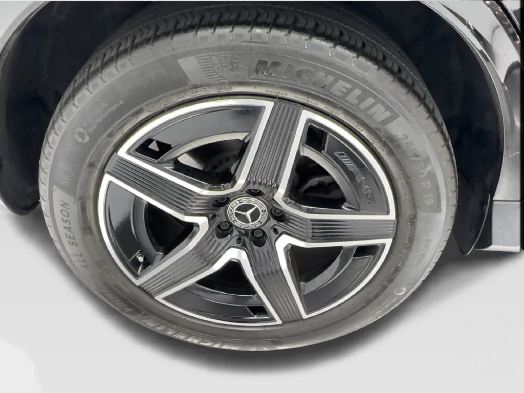 Mercedes-Benz GLC photo 16