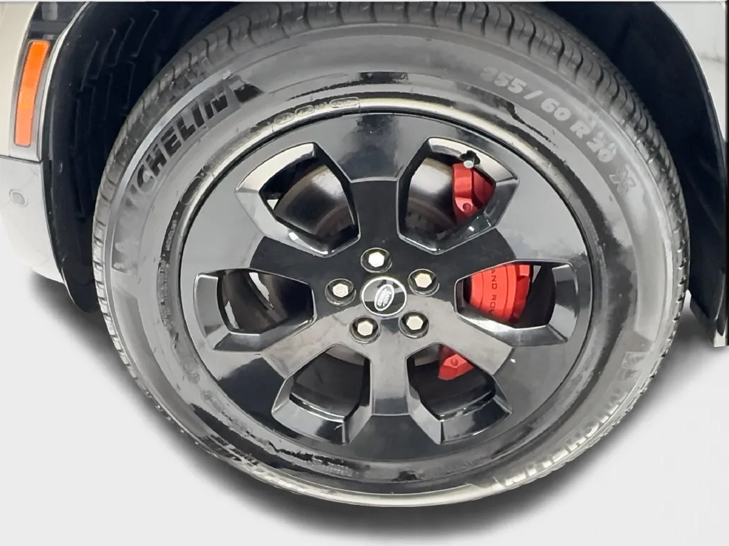 Land Rover Defender photo 14
