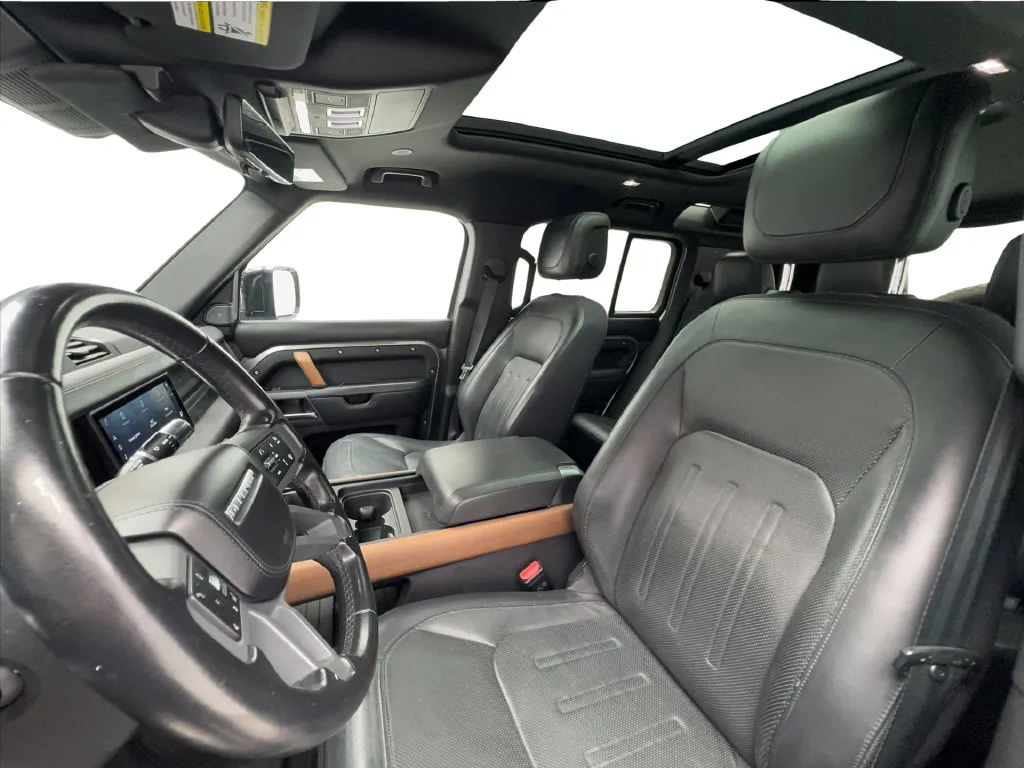 Land Rover Defender photo 20