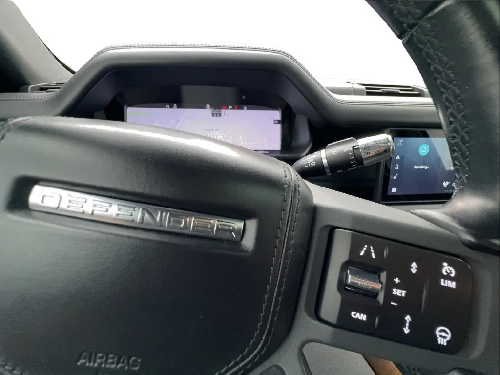 Land Rover Defender photo 45