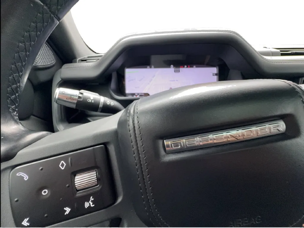 Land Rover Defender photo 46
