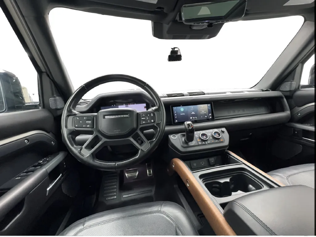 Land Rover Defender photo 37