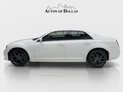 More photos of 2023 Chrysler 300 Touring at Autos of Dallas - Plano, TX