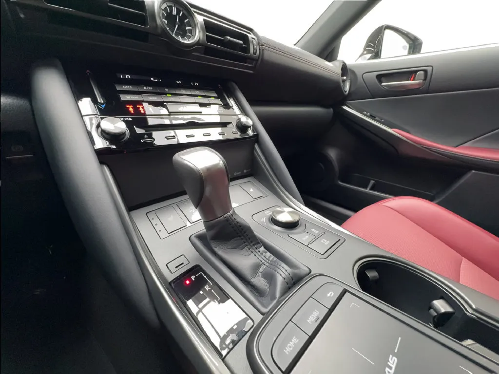 Lexus IS photo 52