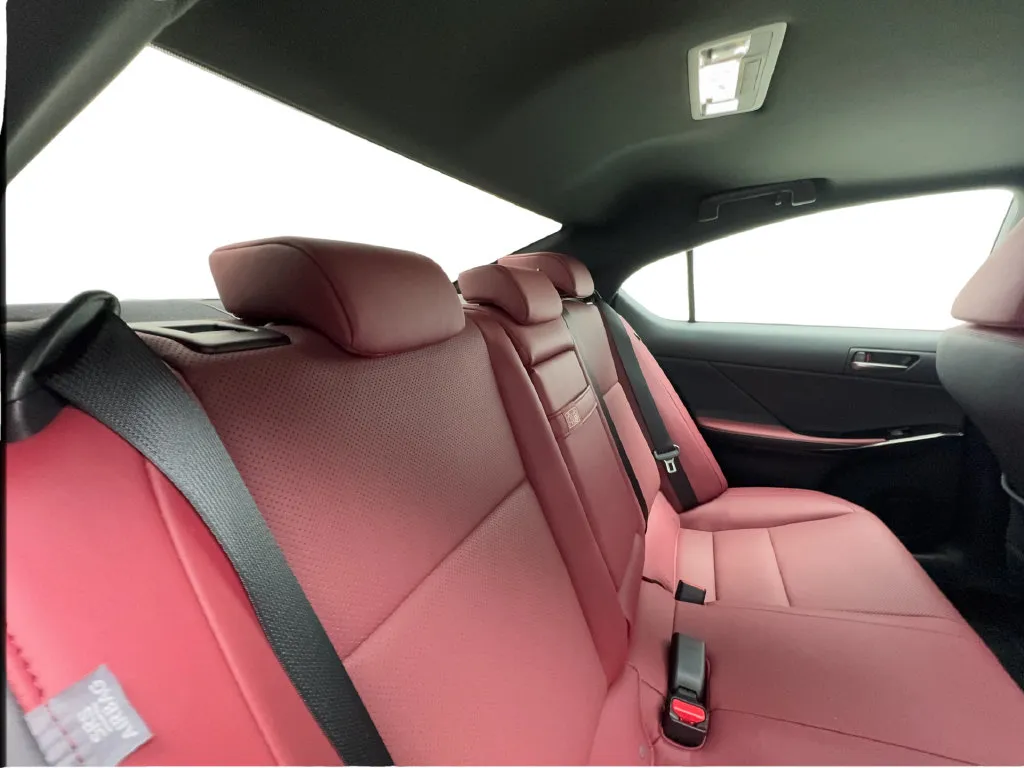 Lexus IS photo 32