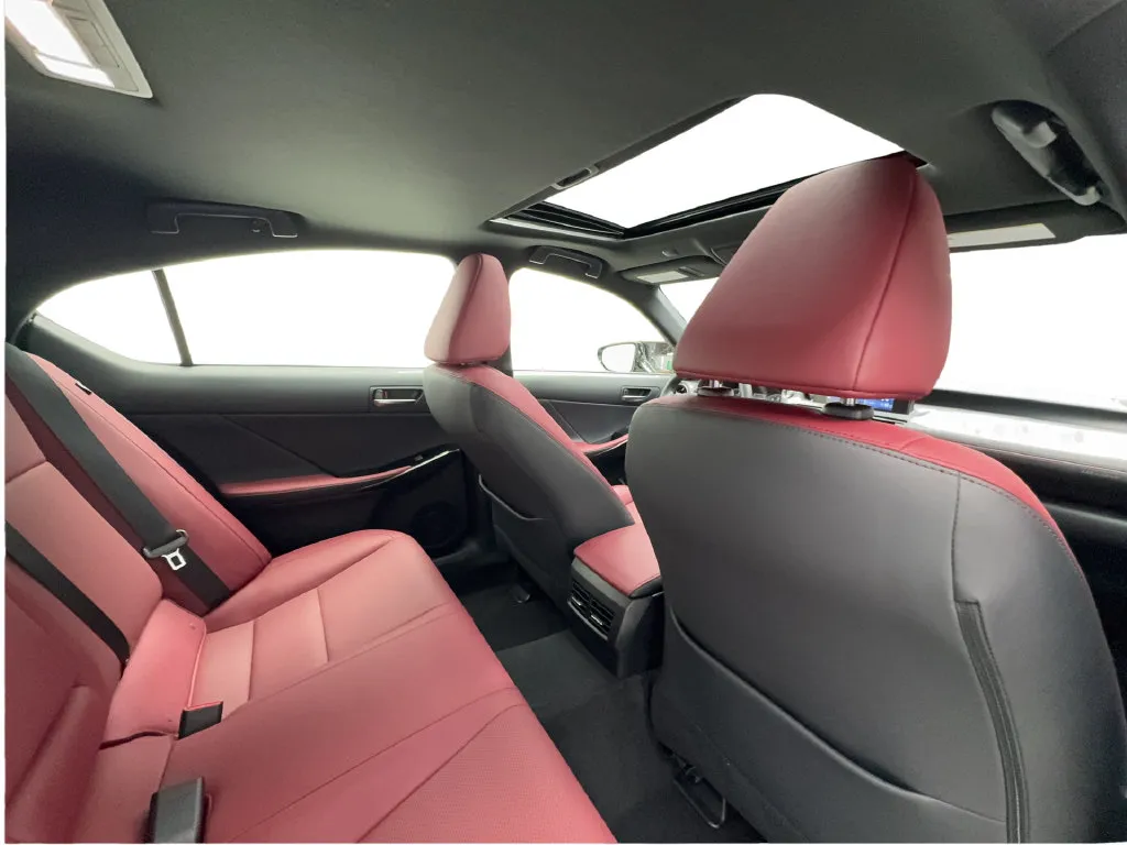 Lexus IS photo 30