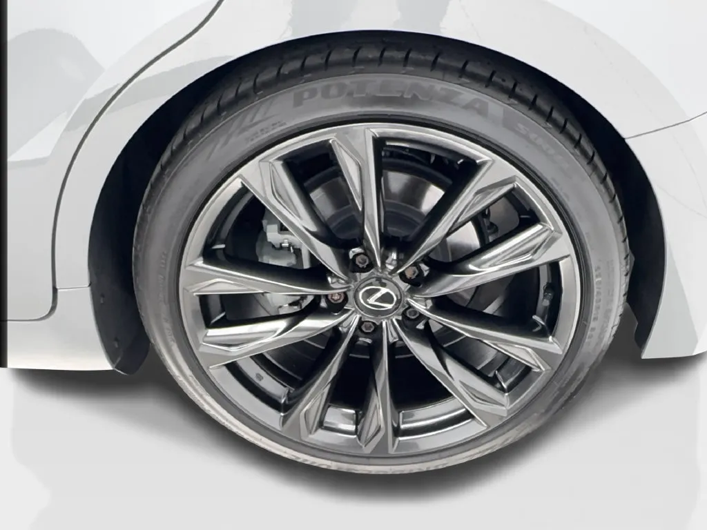 Lexus IS photo 14
